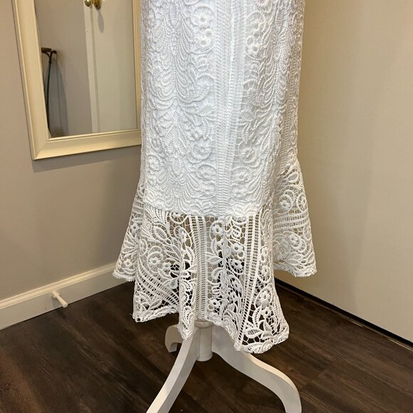 NWT Guess White Sleeveless Lace Trumpet Sheath Dress, Size 10 - Picture 9 of 16